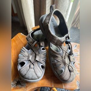 Clark’s Wave Outdoor Hiking Sandals – Women’s Size 7.5-8